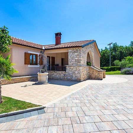 Villa Krizanci Žminj Exteriör bild