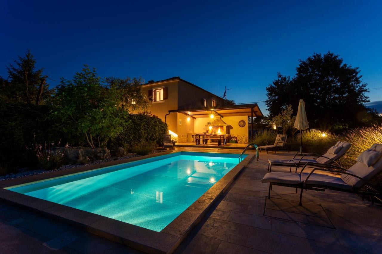Villa Krizanci Žminj Exteriör bild