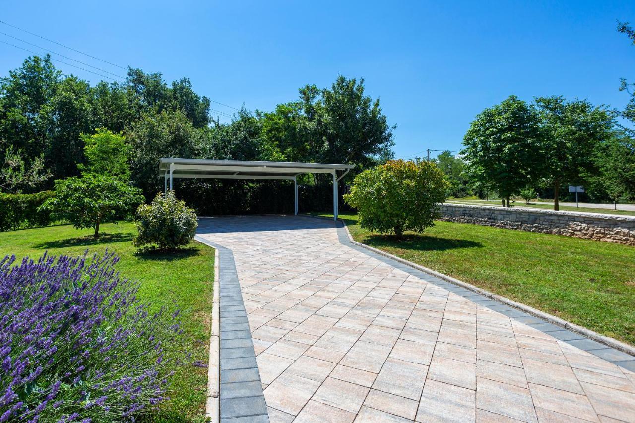 Villa Krizanci Žminj Exteriör bild