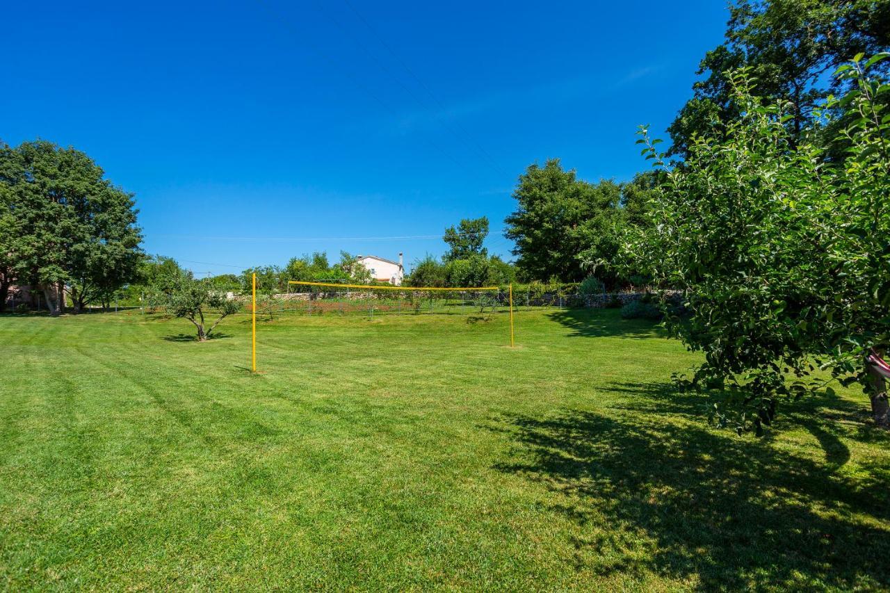Villa Krizanci Žminj Exteriör bild
