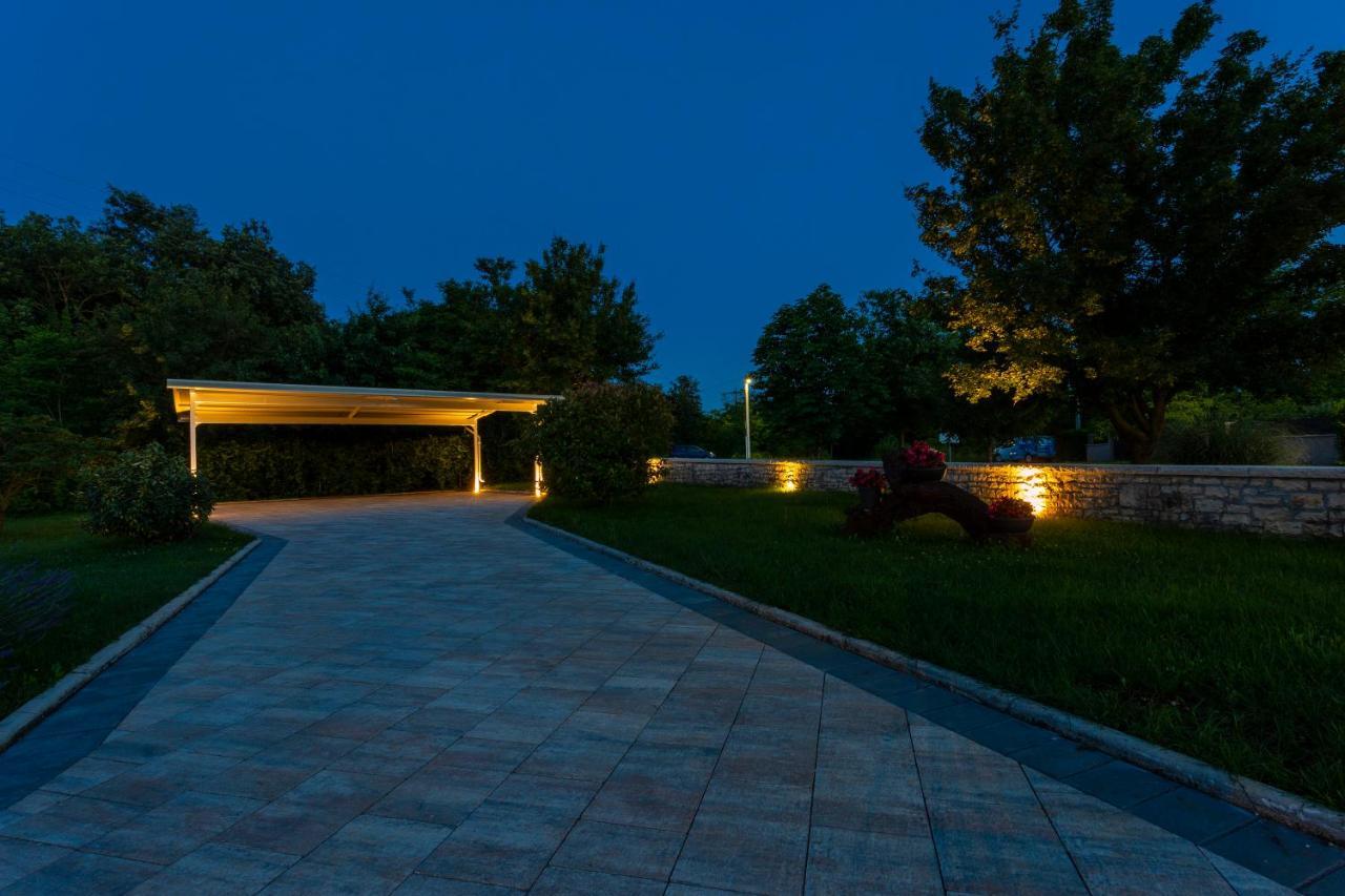 Villa Krizanci Žminj Exteriör bild