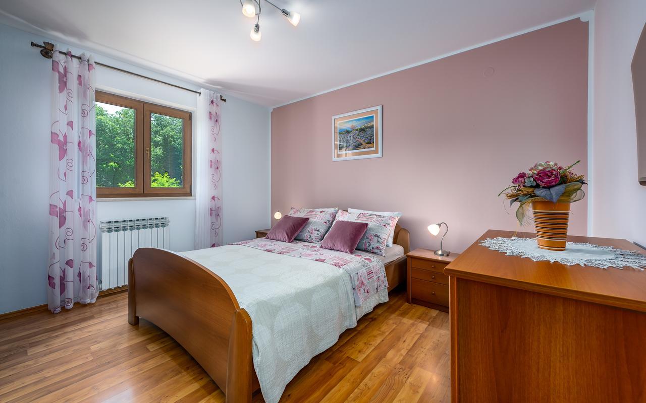 Villa Krizanci Žminj Exteriör bild