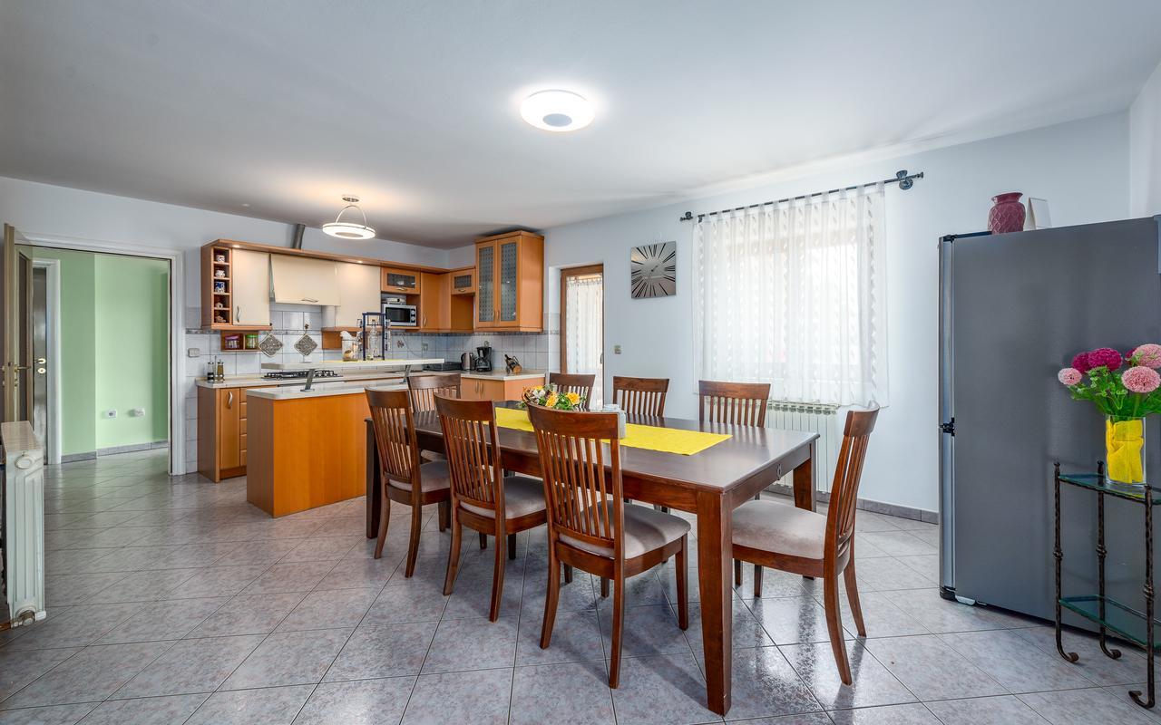 Villa Krizanci Žminj Exteriör bild