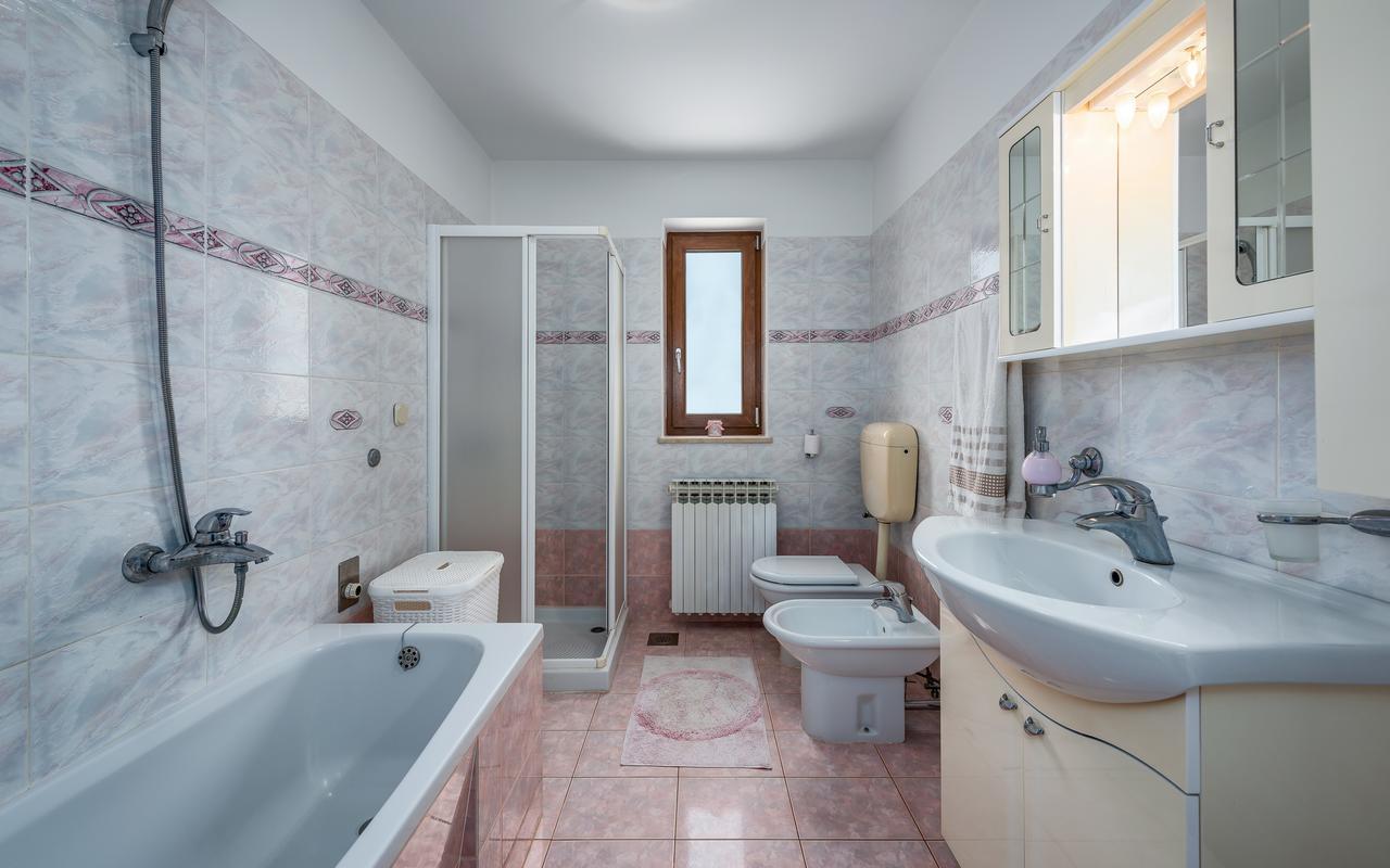 Villa Krizanci Žminj Exteriör bild