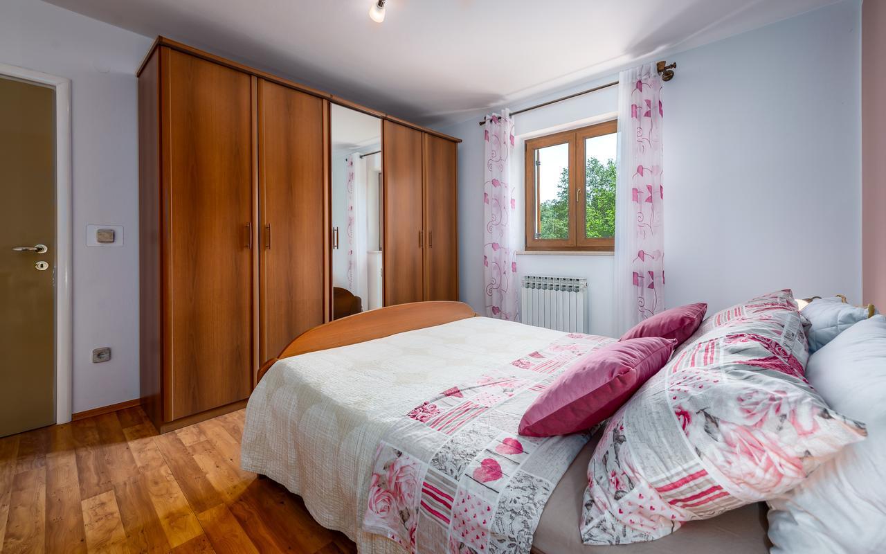 Villa Krizanci Žminj Exteriör bild