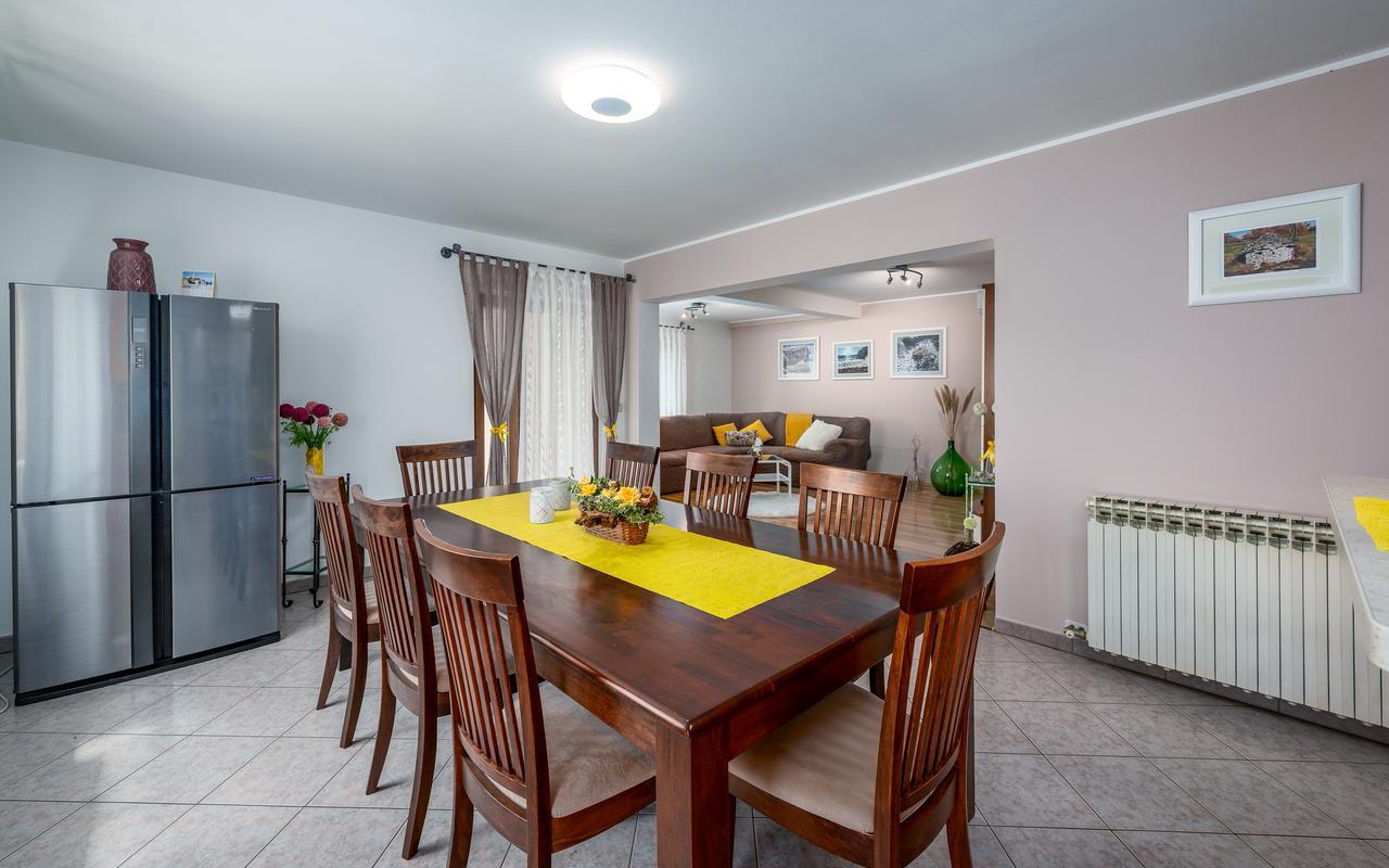 Villa Krizanci Žminj Exteriör bild