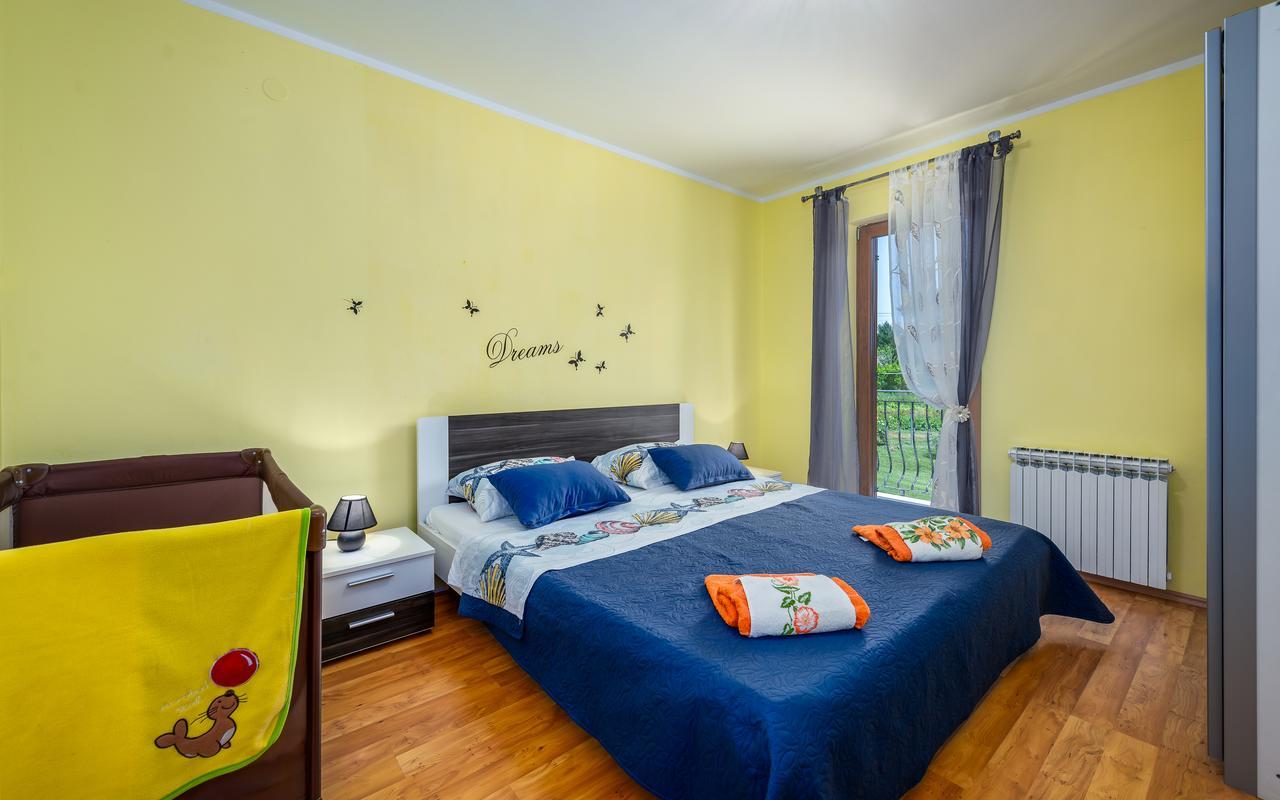 Villa Krizanci Žminj Exteriör bild